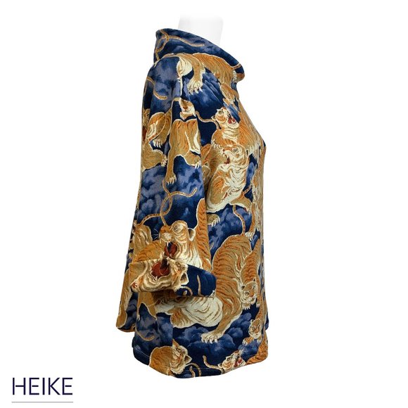 HEIKE Chinami Sweatshirt, Tigers Printed Pattern - Picture 3 of 5